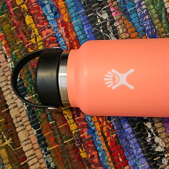 Hydro Flask 32 oz. Wide Mouth with Flex Cap - Picture 2 of 6